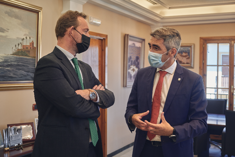 EL ALCALDE MANTIENE UN ENCUENTRO CON EL SECRETARIO DE ESTADO DE TURISMO PARA ABORDAR LA REALIDAD DEL TURISMO DE BENALMÁDENA Y SUS POSIBILIDADES DE FUTURO