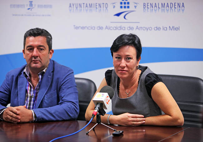 Servicios Operativos retira 45 metros cúbicos de chatarra y basura del conjunto residencial 'Eucalipto' en Béjar