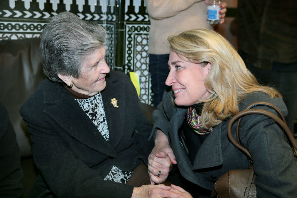 La alcaldesa agradece la generosidad de los vecinos en las distintas iniciativas solidarias durante la Navidad