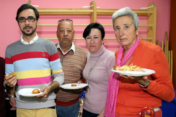El centro de día 'Anica Torres' celebra la fiesta de finalización del primer trimestre de los talleres