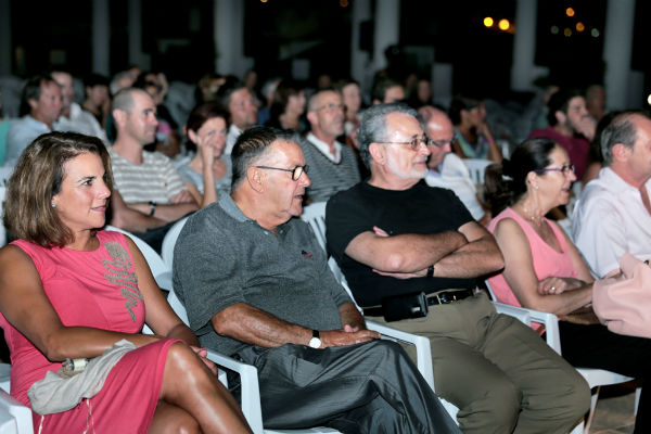 El recinto ferial de 'Los Nadales' albergó la apertura del Festival de Teatro de Benalmádena