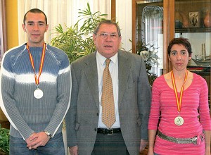 El Ayuntamiento homenajea a los mejores atletas benalmadenses