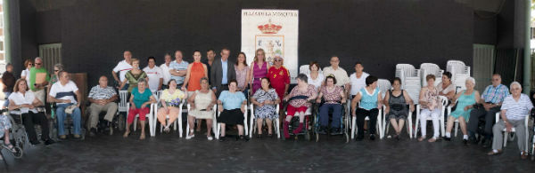 La alcaldesa clausura el taller 'También podemos bailar' dirigido a personas con movilidad reducida