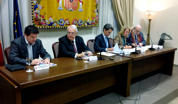 La alcaldesa firma dos convenios con el Ministerio de Turismo y con la EOI para impulsar un plan de mejora de la competitividad en Pymes