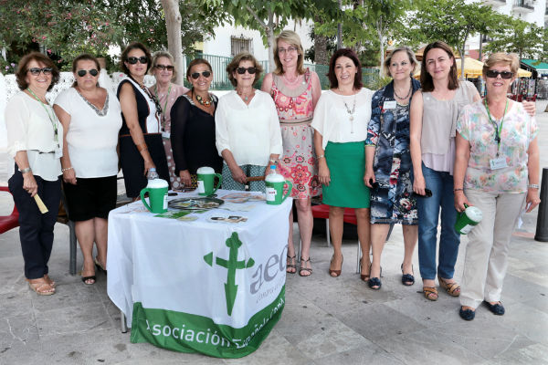La alcaldesa participa en la cuestación anual de la Asociación Española Contra el Cáncer