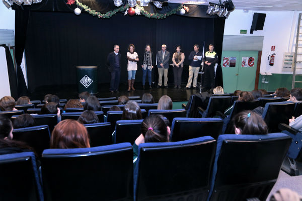 Unos 70 alumnos del colegio Maravillas realizan el curso de Soporte Vital Básico y Desa