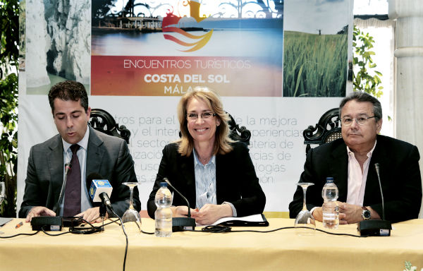 La alcaldesa preside un encuentro de empresarios del sector turístico centrado en el mercado británico