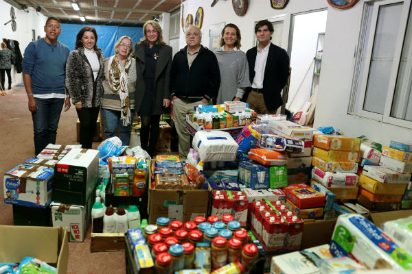 El Ayuntamiento cede a distintos colectivos solidarios los alimentos almacenados en Bienestar Social para su reparto entre las familias más necesitas del municipio