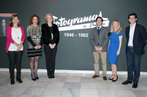 La alcaldesa inaugura la exposición 'Fotogramas de Posguerra (1946-1962)'
