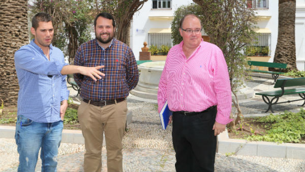 Los Servicios Operativo han realizado mejoras en la Plaza de Andalucía de Benalmádena Pueblo
