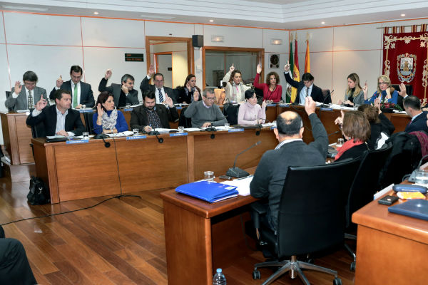 La Corporación municipal solicita al Gobierno central que contemple la construcción de una comisaría nacional de Policía en los Presupuestos Generales del Estado para 2014