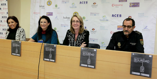 La Policía Nacional presenta la campaña 'Comercio Seguro' para las fiestas navideñas