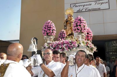 Benalmádena Rinde un Gran Homenaje Solemne y Festivo a la Virgen del Carmen.