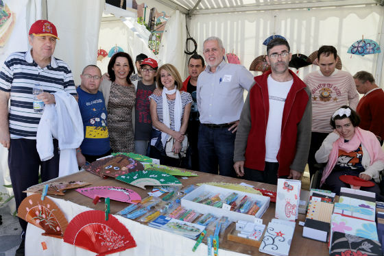 Una quincena de colectivos sociales participan en el II Rastrillo Solidario de Benalmádena