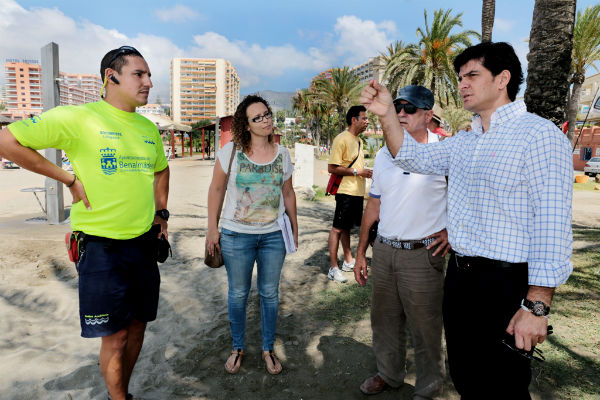 La playa de Malapesquera, escenario de un simulacro de salvamento y socorrismo
