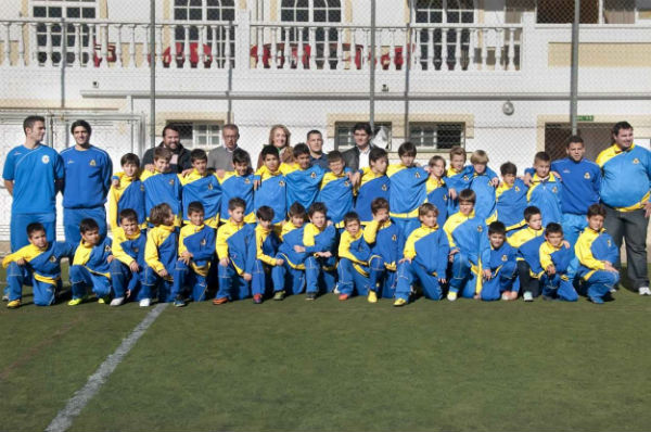 El Benalmádena Atlético obtiene más de 300 kilos de alimentos en un triangular de fútbol solidario