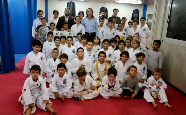 La alcaldesa aplaude los grandes éxitos nacionales e internacionales cosechados por la Escuela Municipal de Taekwondo de Benalmádena