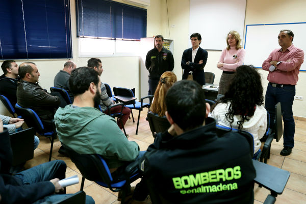 La primera edil visita el Parque de Bomberos tras asumir las competencias en materia de Seguridad y Emergencias