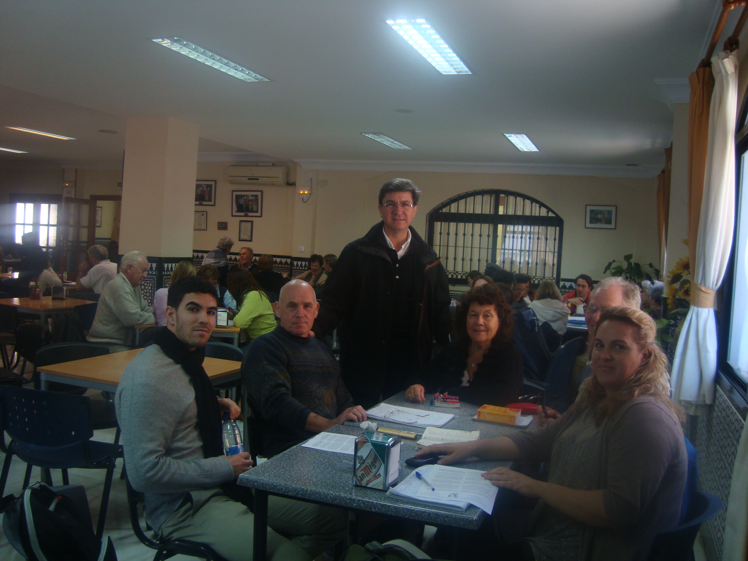 The Councilar for Foreign Residents visits language workshop in Arroyo de la Miel