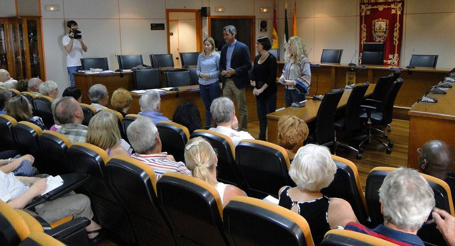 Foreigners’ visit the Town Hall