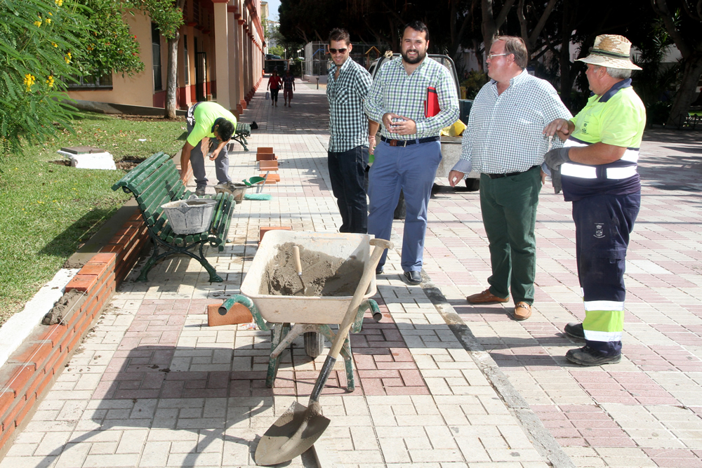 La Concejalía de Servicios Operativos inicia el plan de mejoras de barriadas