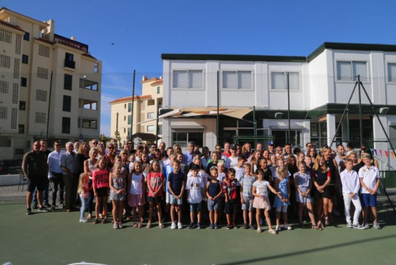 El Alcalde Víctor Navas y la Concejal Ana Sherman participan en el inicio del curso escolar en el colegio danés.