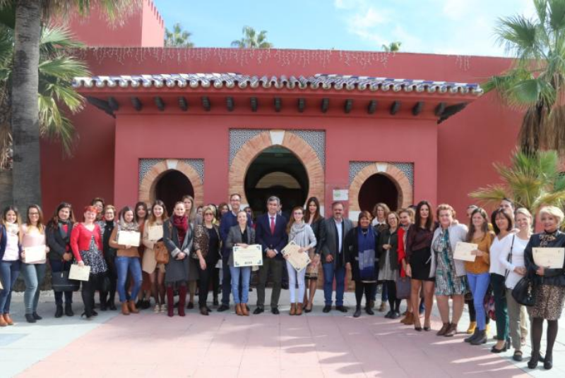 LOURDES HUERTA NAVARRO DE ACADEMIA DE ARTE GNOESIS Y MARÍA DE LA PAZ MIGUEL SUARDIAZ DE CLÍNICA VETERINARIA VINCA RECIBEN LOS XVII PREMIOS A LA MUJER EMPRESARIA 2018 