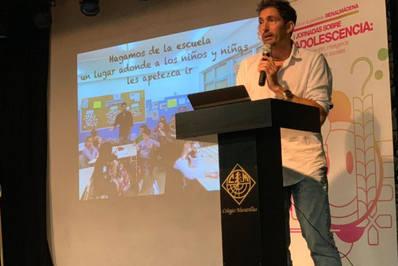 LA FGUMA Y LA CONCEJALÍA DE JUVENTUD ORGANIZAN LAS PRIMERAS JORNADAS SOBRE ADOLESCENCIA EN LOS INSTITUOS Y EL EDIFICIO INNOVA