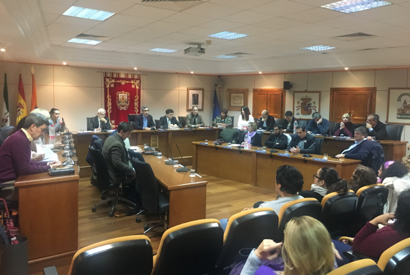 EL AYUNTAMIENTO DE BENALMÁDENA REAFIRMA SU COMPROMISO EN LA LUCHA CONTRA LA VIOLENCIA DE GÉNERO 