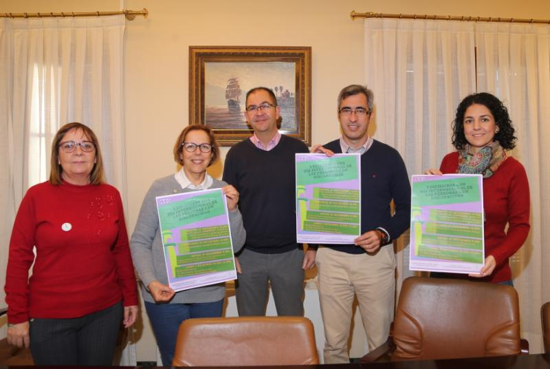 EL ALCALDE PRESENTA CON ABAD EL CALENDARIO DE ACTIVIDADES ORGANIZADO CON MOTIVO DEL DÍA INTERNACIONAL DE PERSONAS CON DISCAPACIDAD