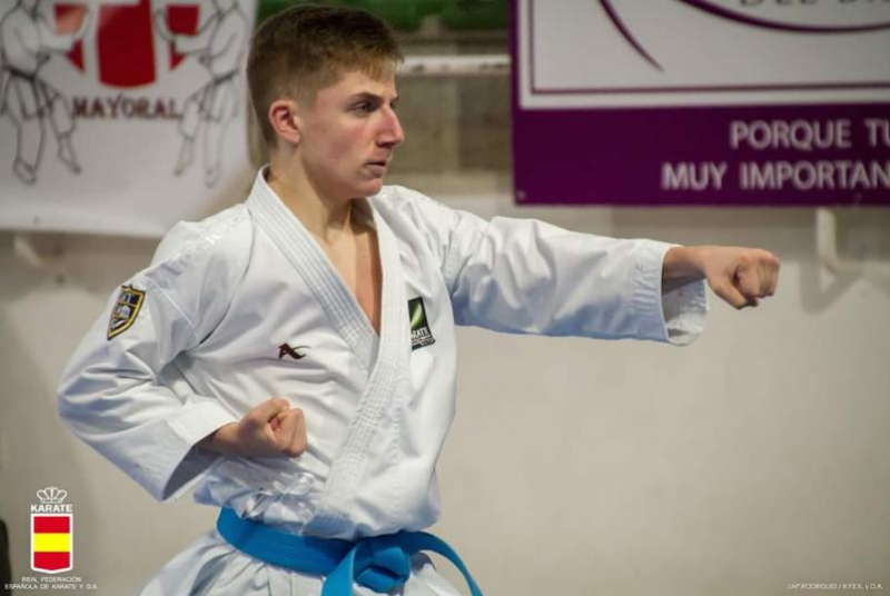 EL JOVEN BENALMADENSE SALVADOR BALBUENA CISNEROS, CAMPEÓN DE ESPAÑA DE KATA EN CATEGORÍA CADETE