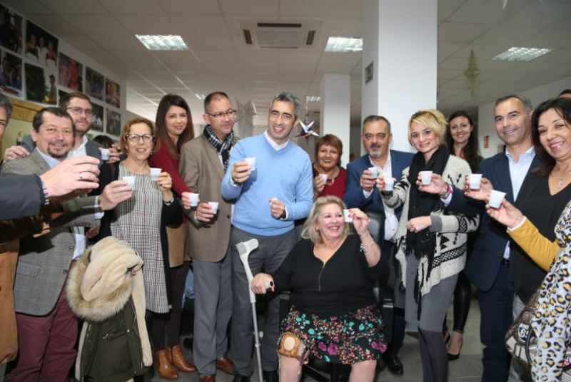 EL ALCALDE VÍCTOR NAVAS Y CONCEJALES DE LA CORPORACIÓN PARTICIPAN EN LA FIESTA DE NAVIDAD DE AFESOL