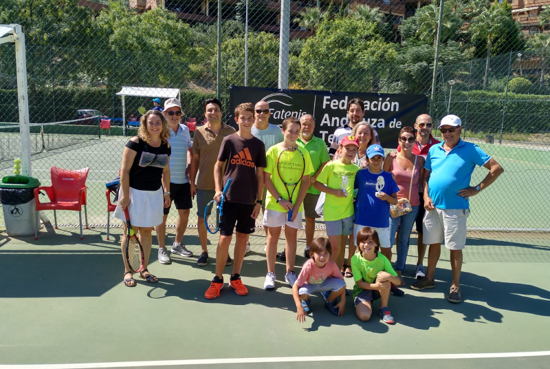 El Club La Raqueta acogerá este fin de semana los campeonatos provinciales de tenis en categoría alevín y cadete.