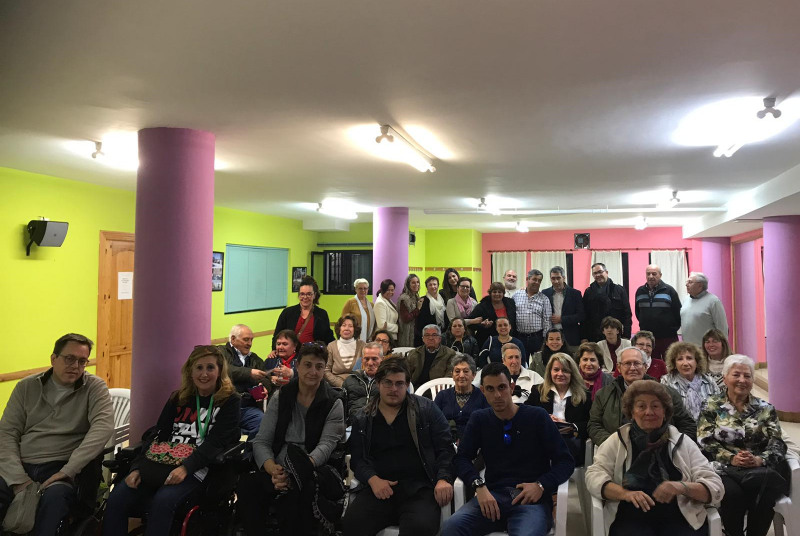 El Alcalde Víctor Navas participa en el acto de entrega de nuevos carnets de la agrupación de voluntarios de Benalmádena