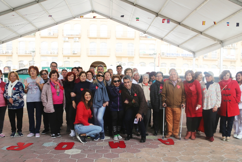 El Alcalde Víctor Navas y la Concejala Irene Díaz participan en la celebración de la semana del amor y la amistad en el  Centro Anica Torres.