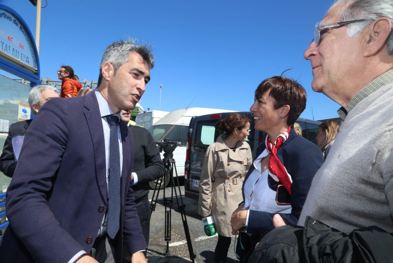EL TEMPORAL DE LEVANTE PROVOCA EL HUNDIMIENTO DEL USS WILLOW EN EL PUERTO DEPORTIVO