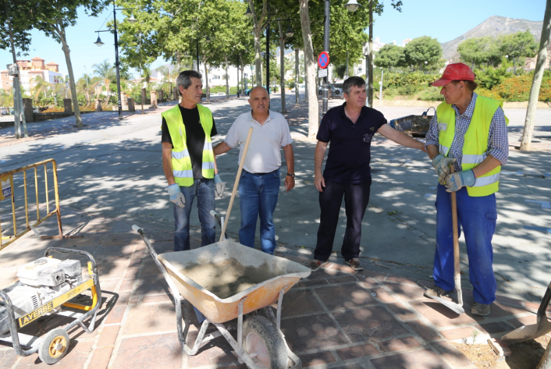 SERVICIOS OPERATIVOS REALIZAN TRABAJOS DE MEJORA EN EL RECINTO FERIAL DE LA PALOMA