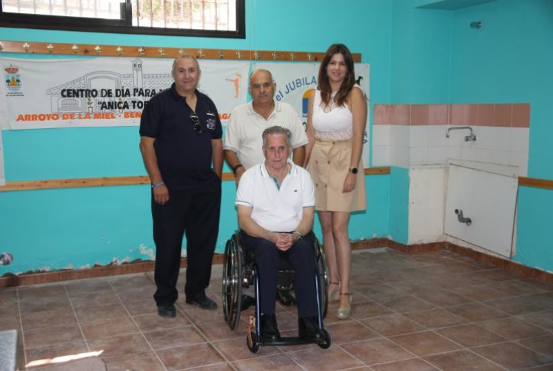 SERVICIOS OPERATIVOS REALIZAN TRABAJOS DE MEJORA EN EL CENTRO DE PARTICIPACIÓN ACTIVA DE MAYORES ‘ANICA TORRES’