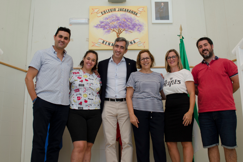 El Alcalde y la Concejal de Educación revindican la construcción de nuevos centros educativos con motivo del inicio del nuevo curso escolar para los alumnos de infantil y primaria.