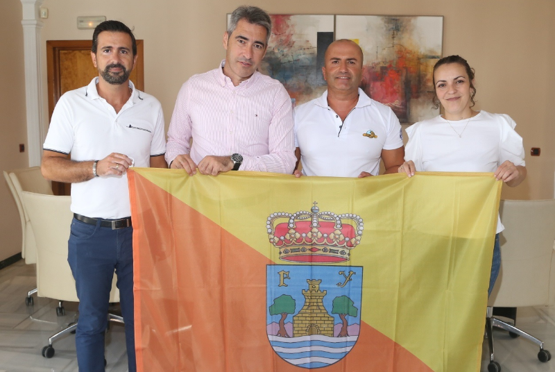 UN BOMBERO DE BENALMÁDENA RECORRERÁ A NADO LOS CASI 18 KILÓMETROS DEL ESTRECHO DE GIBRALTAR