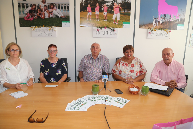 LA ASOCIACIÓN AGE CARE DONA A LA AECC DE BENALMÁDENA Y TORREMOLINOS 1.000 EUROS