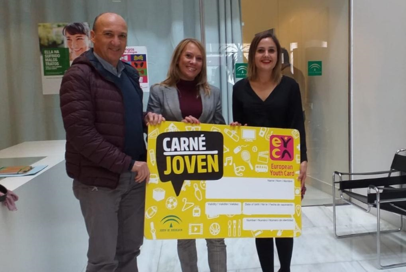 LA CONCEJALA DE JUVENTUD MANTIENE UN ENCUENTRO CON LA COORDINADORA PROVINCIAL DEL INSTITUTO ANDALUZA DE LA JUVENTUD