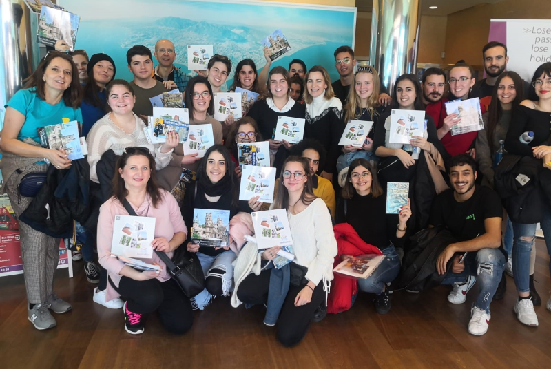 ALUMNOS DEL INSTITUTO BEN GABIROL VISITARON LA OFICINA DE TURISMO