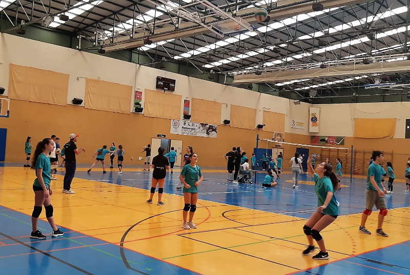 LAS INSTALACIONES DEL POLIDEPORTIVO DE ARROYO DE LA MIEL ACOGEN LA 22º SEMANA BLANCA DEPORTIVA