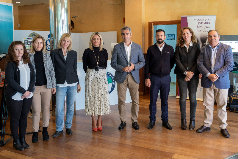 EL AYUNTAMIENTO INSTALA UN AVATAR DIGITAL PARA LA ATENCIÓN A TURISTAS EN DIFERENTES IDIOMAS EN LA OFICINA DE TURISMO