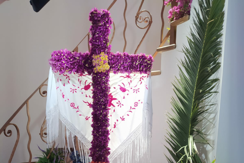FAMILIA ALIAGA AGUIRRE Y AMIGOS, PRIMER PREMIO EN EL CONCURSO VIRTUAL DE CRUCES DE MAYO 2020 