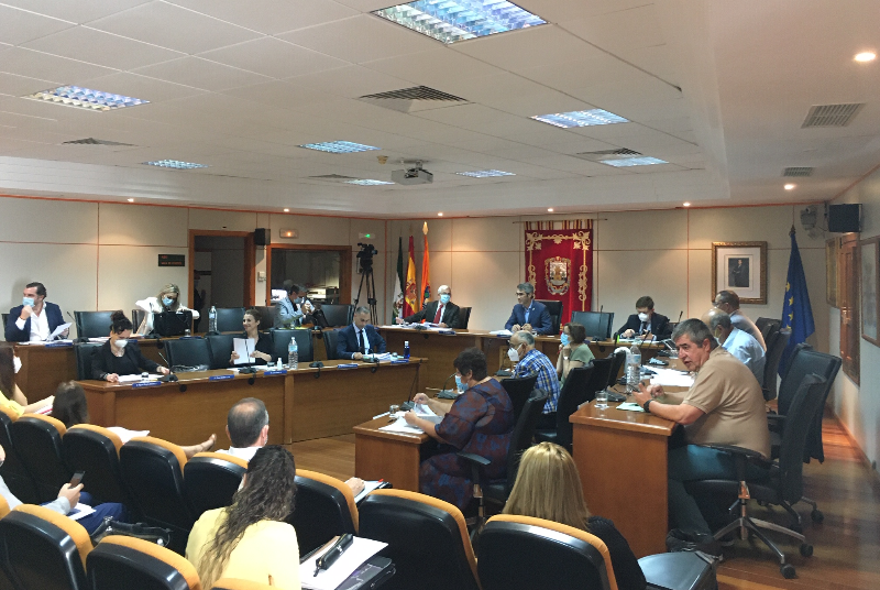 EL PLENO RECLAMA A LA JUNTA UN REFUERZO DE LOS SERVICIOS SOCIALES PARA LA PROTECCIÓN DE LAS PERSONAS MÁS VULNERABLES DE ANDALUCÍA