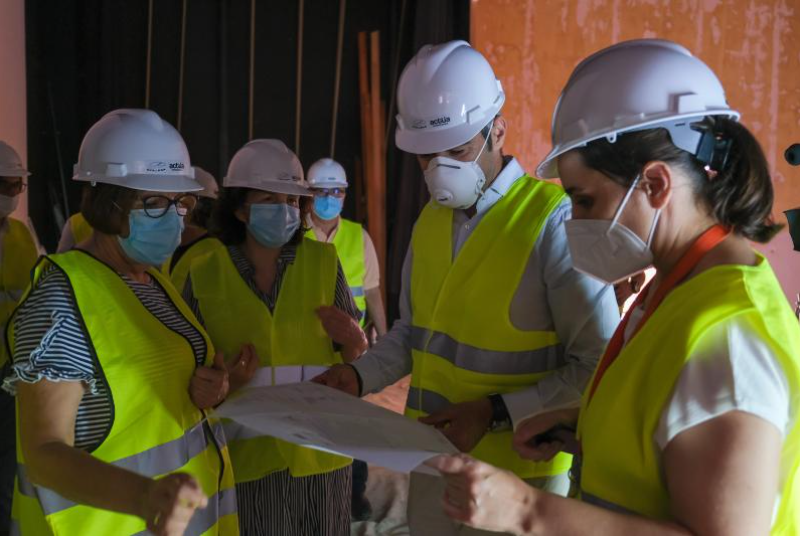 LAS OBRAS DE REMODELACIÓN DE LA CASA DE LA CULTURA MODERNIZARÁN SU SALÓN DE ACTOS PARA QUE SIGA SIENDO “UN ESPACIO DE REFERENCIA”