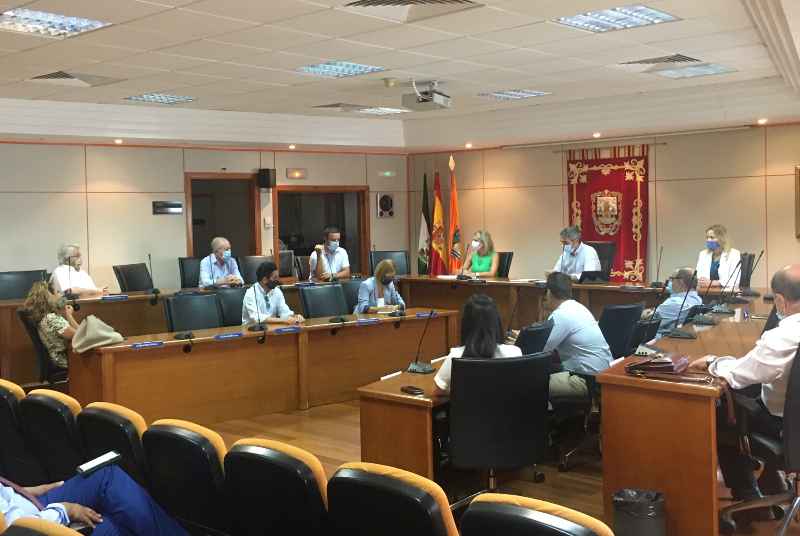 EL ALCALDE REAFIRMA EL COMPROMISO DEL EQUIPO DE GOBIERNO CON EL SECTOR HOSTELERO CON UNA AYUDA PARA FACILITAR EL PAGO APLAZADO DE LOS IMPUESTOS MÁS INMEDIATOS
