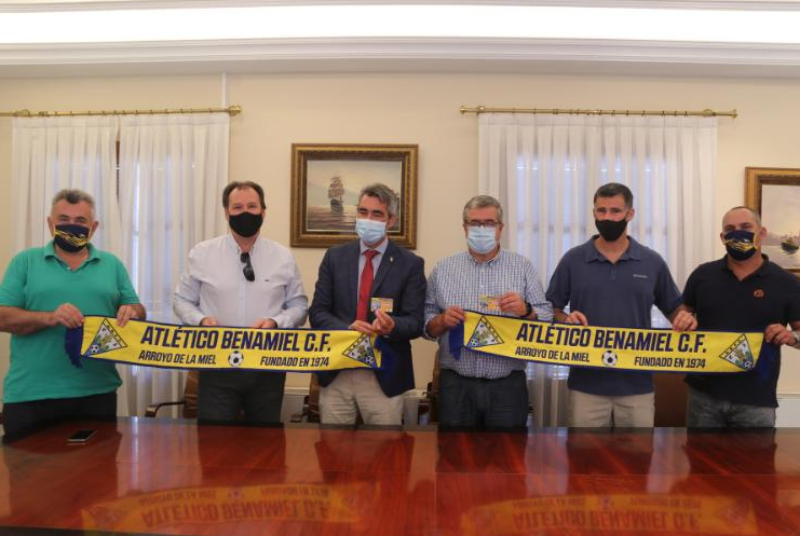 LA ESCUELA MUNICIPAL DE FÚTBOL DEL ATLÉTICO BENAMIEL COMIENZA SU ACTIVIDAD EN EL CAMPO DE EL TOMILLAR